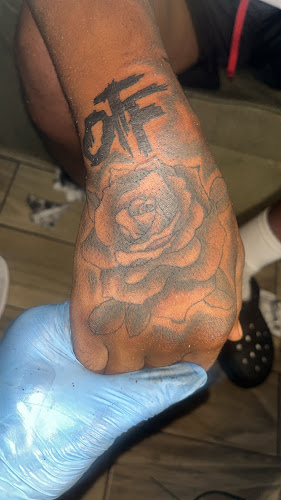 Work by Phenomenal Gunz