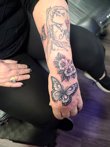 Work by 402 Tattoo