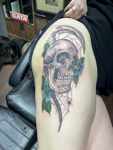 Work by American Graffiti Tattoos
