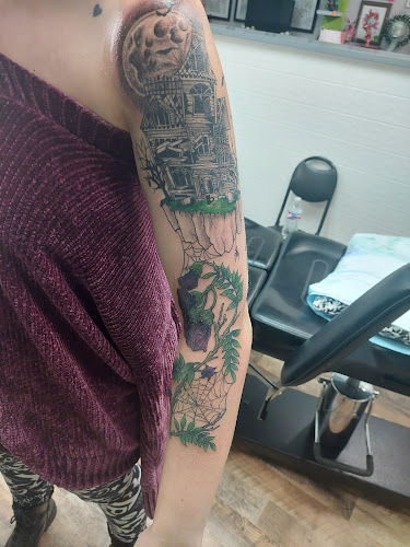 Work by Lee House Art Studio & Custom Tattoo