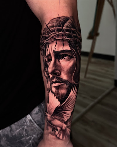 Work by Resonate Tattoo