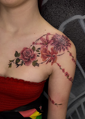 Work by Legendary Tattoos