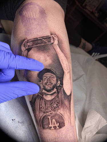 Work by Hollywood Stars Tattoo