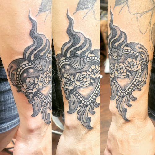 Work by Infinity Tattoo nyc