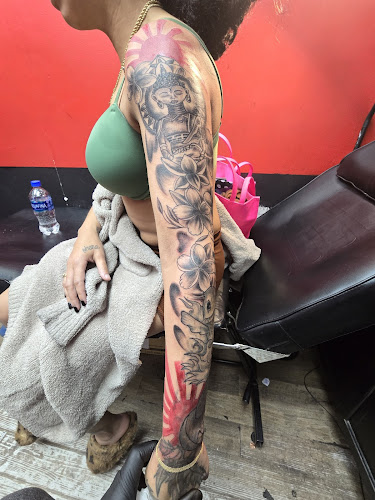 Work by Risk Takerz Body Art