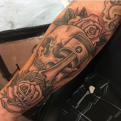 Work by American Graffiti Tattoo & Piercing
