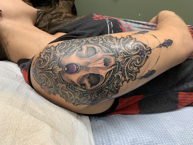 Work by Da Vinci Tattoo